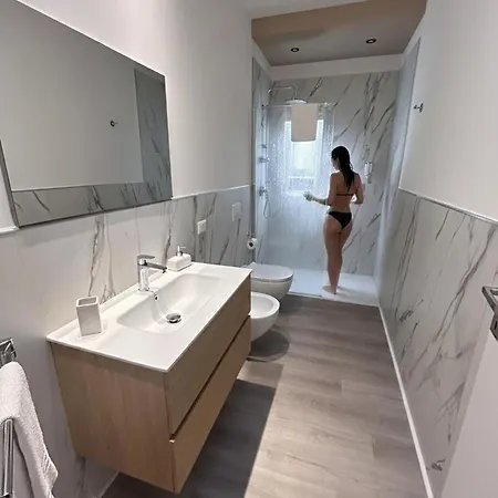 Baciami Ancora 3* باري