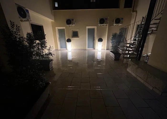 לינה וארוחת בוקר Baciami Ancora